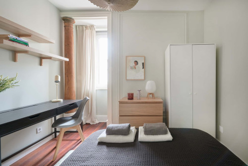 Cozy Double Room with private balcony near Parque Eduardo VII - Room 2