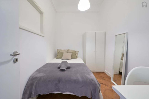 Comfortable single interior bedroom in Alameda - Room 7