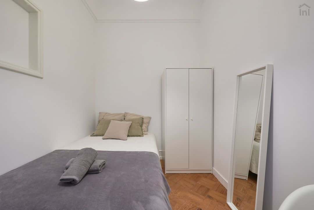  Comfortable Single Interior Bedroom In Alameda - Room 7  -  Comfortable single interior bedroom in Alameda - Room 7  - Gallery -  1