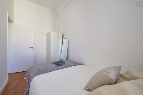 Comfortable double bedroom in Alameda - Room 9  - Gallery -  5