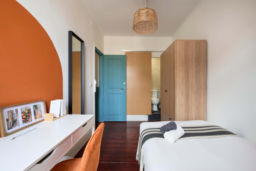 Room with private bathroom in Arroios - Room 3