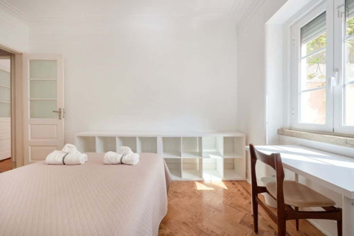 Luminous double bedroom in Alameda - Room 5  - Gallery -  5