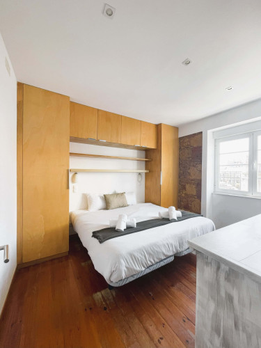 2-bedroom apartment in Arroios, Lisbon