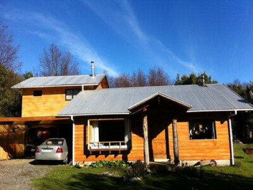 Friendly family in Pucón, cozy room