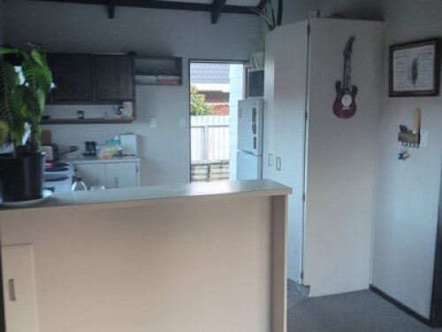 Working Nana with spare room