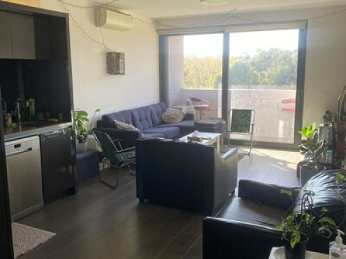 1BR w. Pvt Bath (parking/pool/gym)