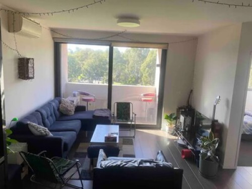 1BR w. Pvt Bath (parking/pool/gym)
