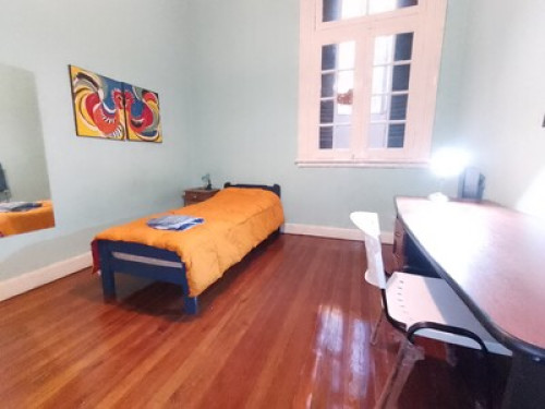 Recoleta. Room for student.