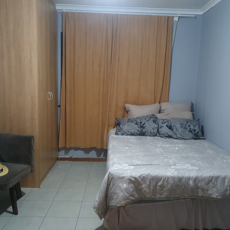 Room 1 (Full Room) - Cape Town Home with a Sotho Culture - Gallery - 1