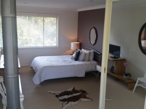 relaxed-friendly-spacious-home-sydney-116873907220240814034300AM
