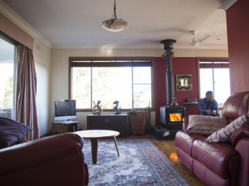 relaxed-friendly-spacious-home-sydney-184552035820240814034221AM