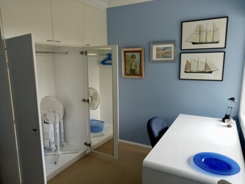relaxed-friendly-spacious-home-sydney-48403384820241028022536AM