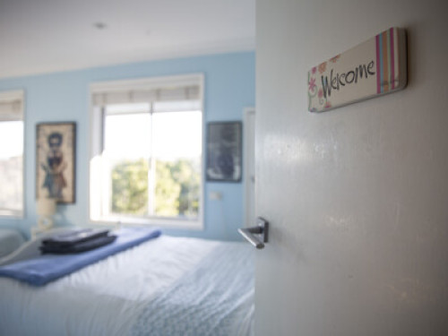 relaxed-friendly-spacious-home-sydney-77125015920240814034215AM