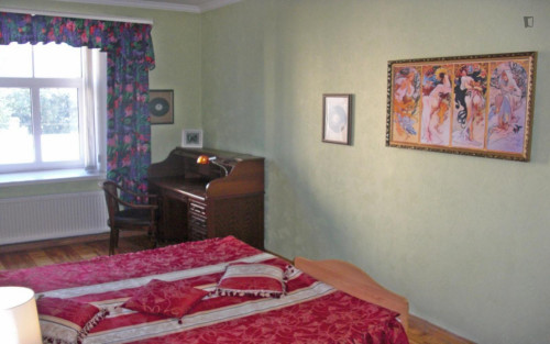 Sunny Grand Apartment by Old Town