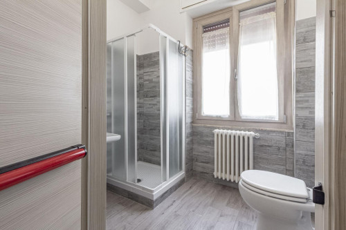 Double Ensuite Bedroom in a 6-bedroom flat near Vanni Stadium - Gallery - 8