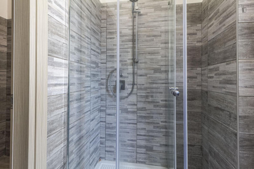 Double Ensuite Bedroom close to Vanni Stadium  - Gallery -  5