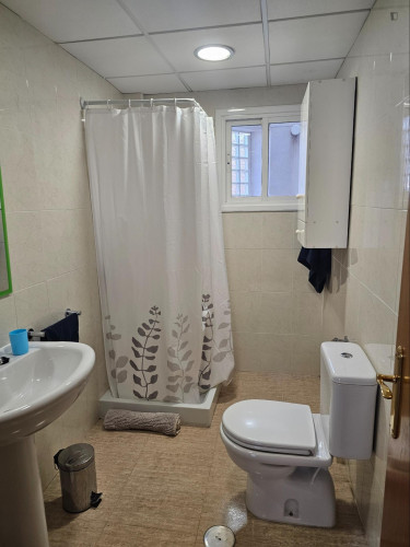Comfortable single bedroom ideal for Universidad Católica San Antonio de Murcia students - Gallery - 13