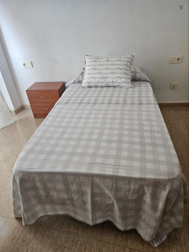 Comfortable single bedroom ideal for Universidad Católica San Antonio de Murcia students