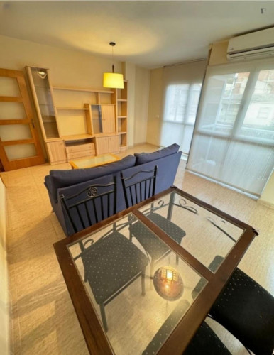 Comfortable single bedroom ideal for Universidad Católica San Antonio de Murcia students - Gallery - 8