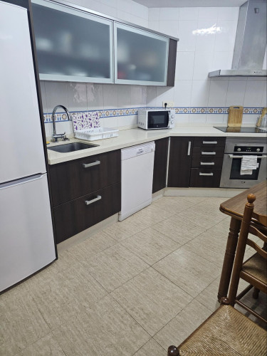 Comfortable single bedroom ideal for Universidad Católica San Antonio de Murcia students - Gallery - 10
