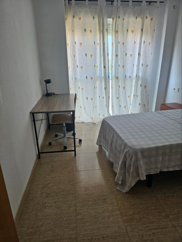 Comfortable single bedroom ideal for Universidad Católica San Antonio de Murcia students