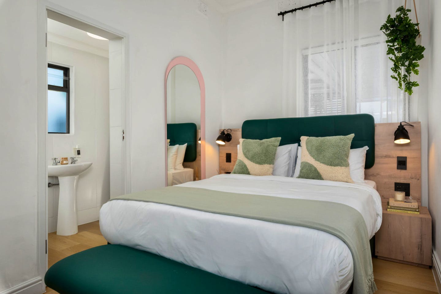 Queen Room - 2