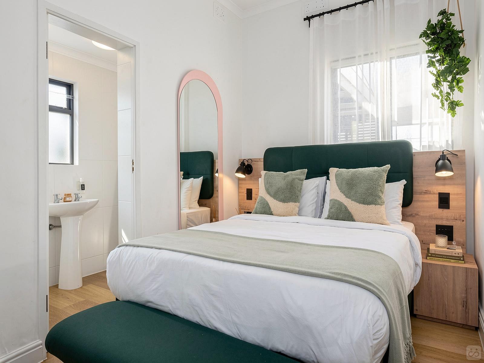 Queen Room - 31