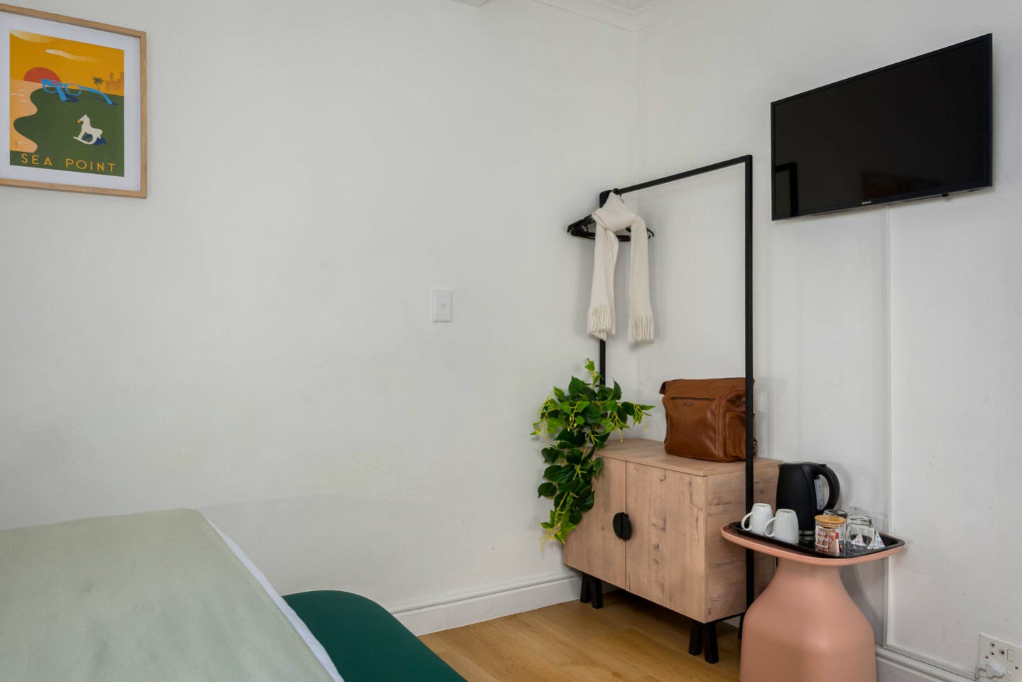 Queen Room - 11