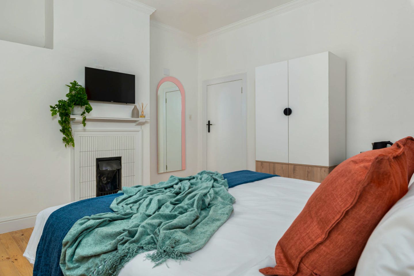Deluxe King/Twin Room - 9