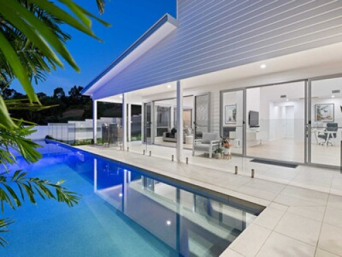 Oversized family home with sea view - Gallery - 6