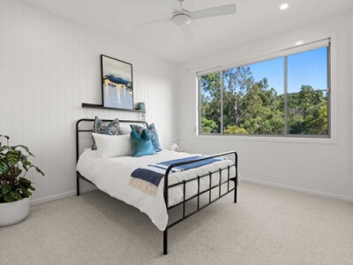 Oversized family home with sea view - Gallery - 9