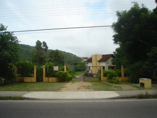 Room between the Lagoon and the Sea