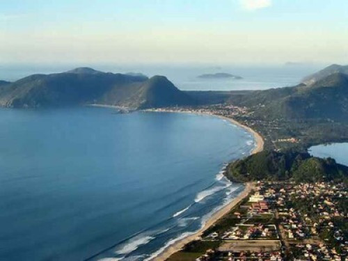 Room between the Lagoon and the Sea