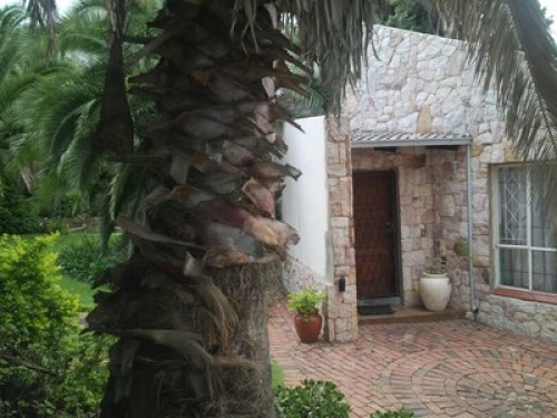 Mzansi Guesthouse close to Sandton