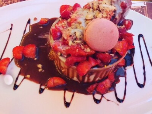 Young Couple, Fun And Lively  - Gallery -  5