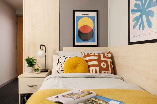  Medium Highest Single En-Suite: Three Bedroom Flat  -  Grand Central Unite  - Gallery -  2
