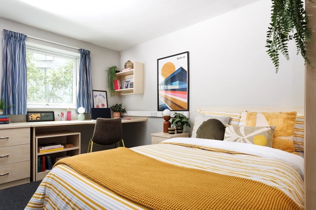 Extra Large Standard Double En-Suite: Three Bedroom Flat - 2