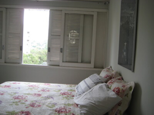 LARGE ROOM IN LAPA