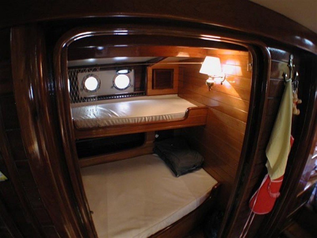  Guest Room(Single Bed)  -  Private yacht in Paraty bay  - Gallery -  1
