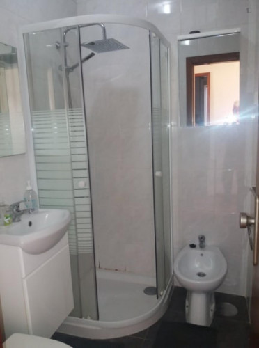 Pleasant single ensuite bedroom close FEP, FEUP, FMDUP, Salgueiros metro station  - Gallery -  2