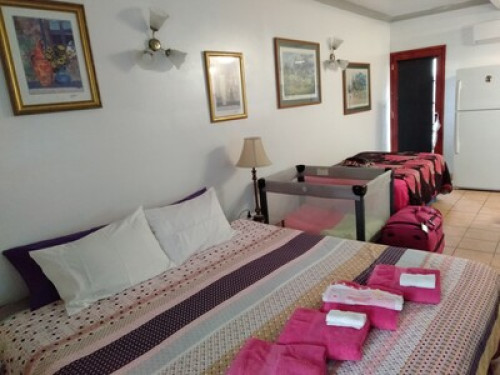 Cairns Homestay- short walk to City