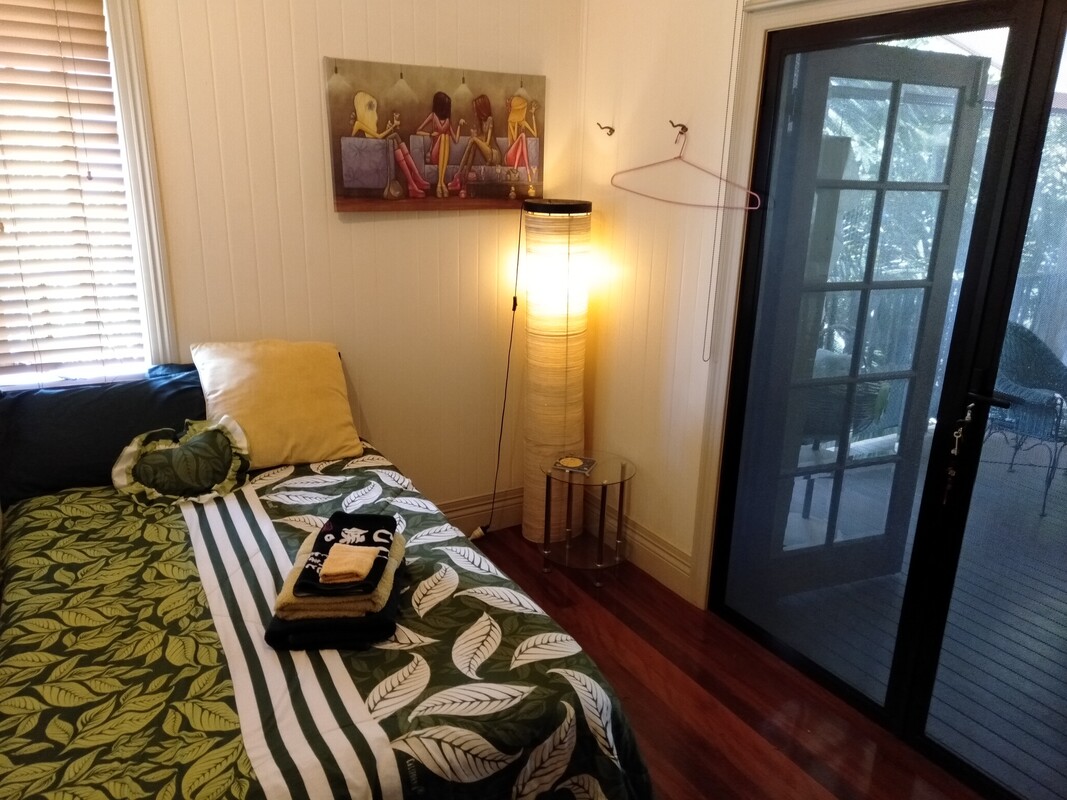  Upstairs King Single Rm(Full Room)  -  Cairns Homestay- short walk to City  - Gallery -  1