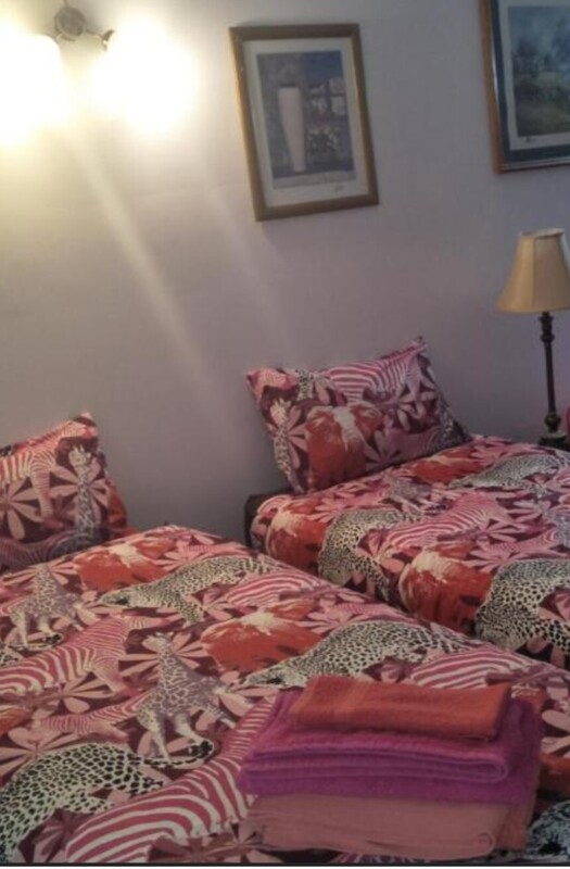 Upstairs Twin Beds(Single Bed) - 1