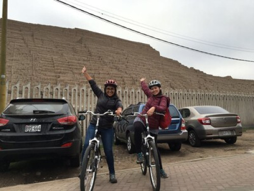 Traveler and bicycle lover: D