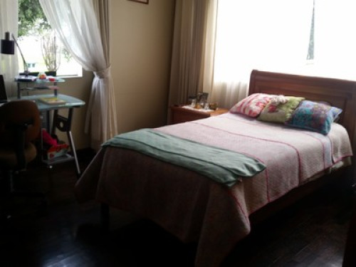 Friendly family home near univ.