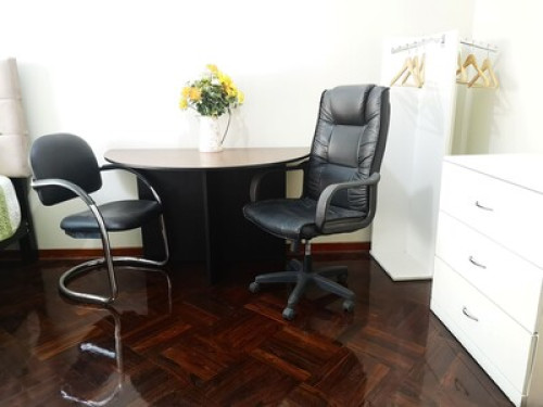 Nice Cozy Room. My house is your house