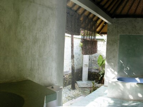 House to share near Oberoi