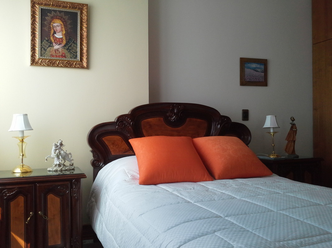 Room 1(Full Room) - The best view to Quito city. - Gallery - 1