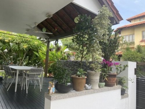 Very sweet home with a large garden
