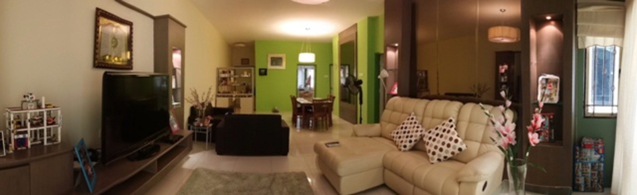 Facing Swimming Pool(Full Room) - 1